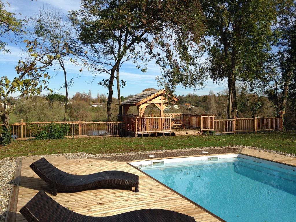 Along The River Bergerac Quarto foto
